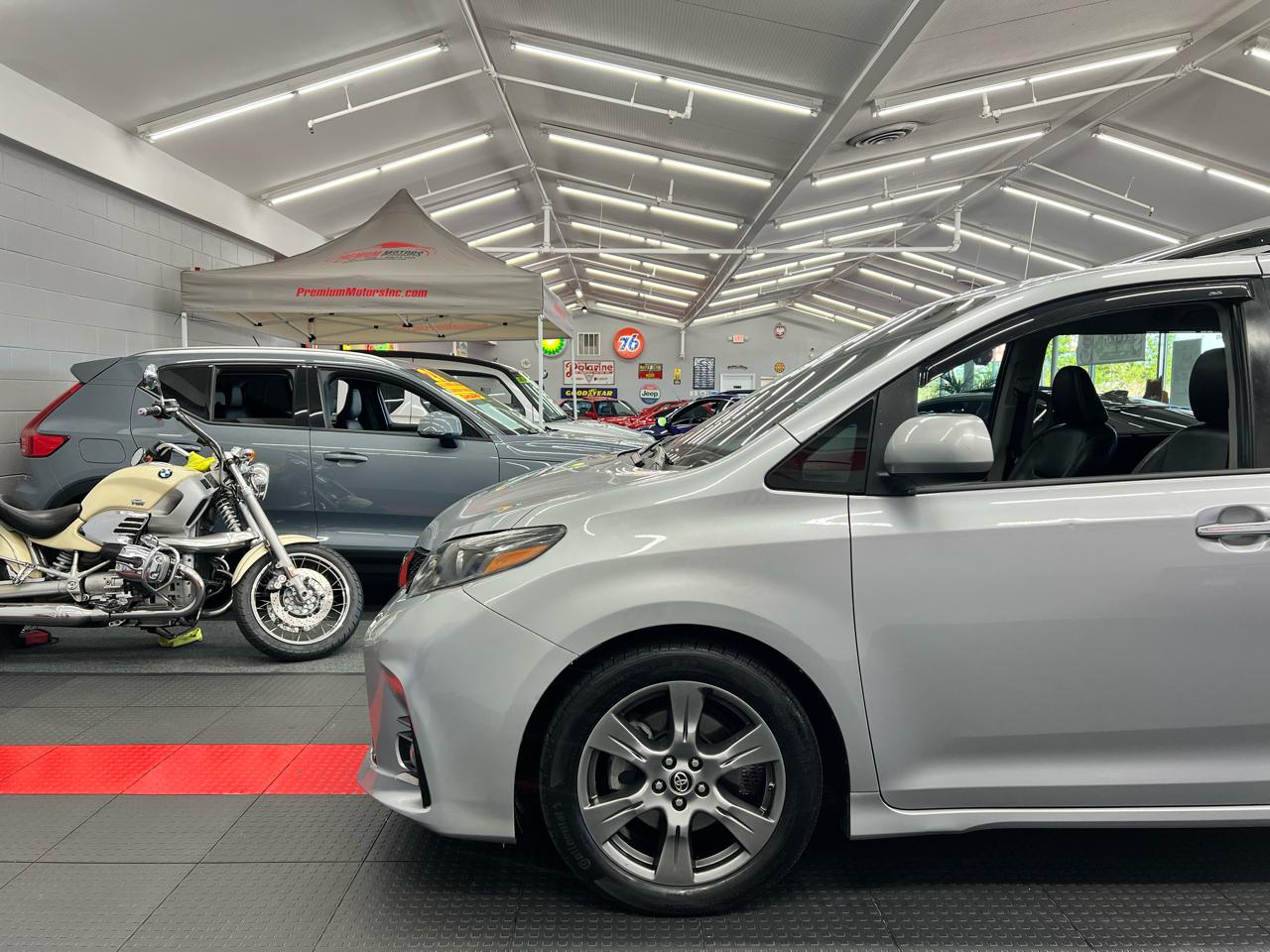 Toyota Sienna  2018