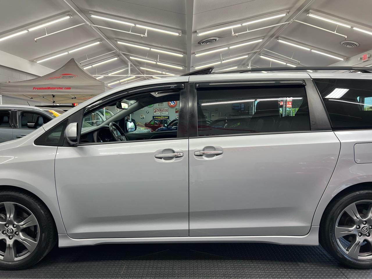 Toyota Sienna  2018