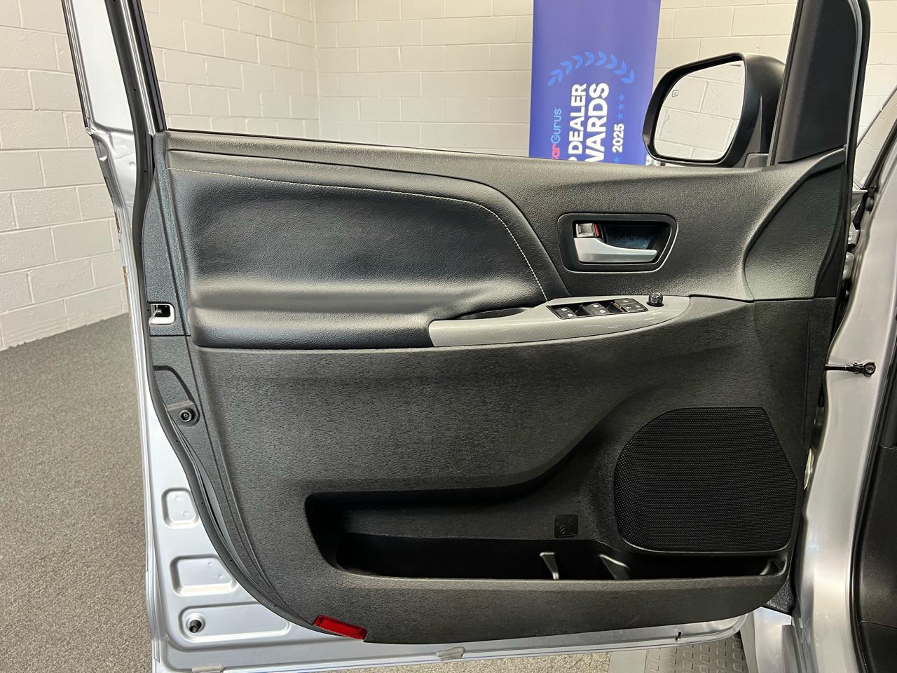 Toyota Sienna  2018