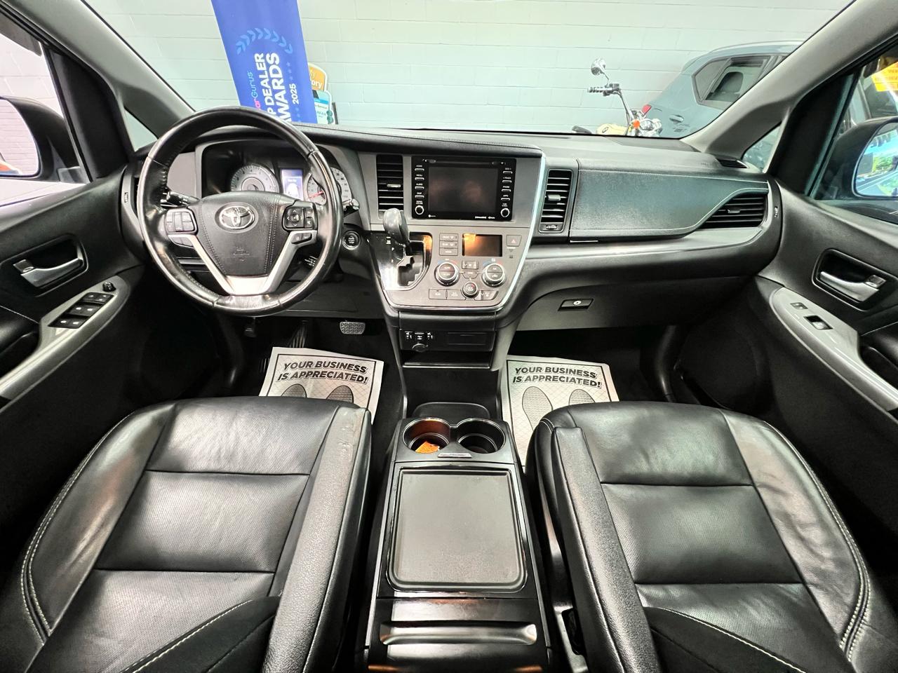 Toyota Sienna  2018