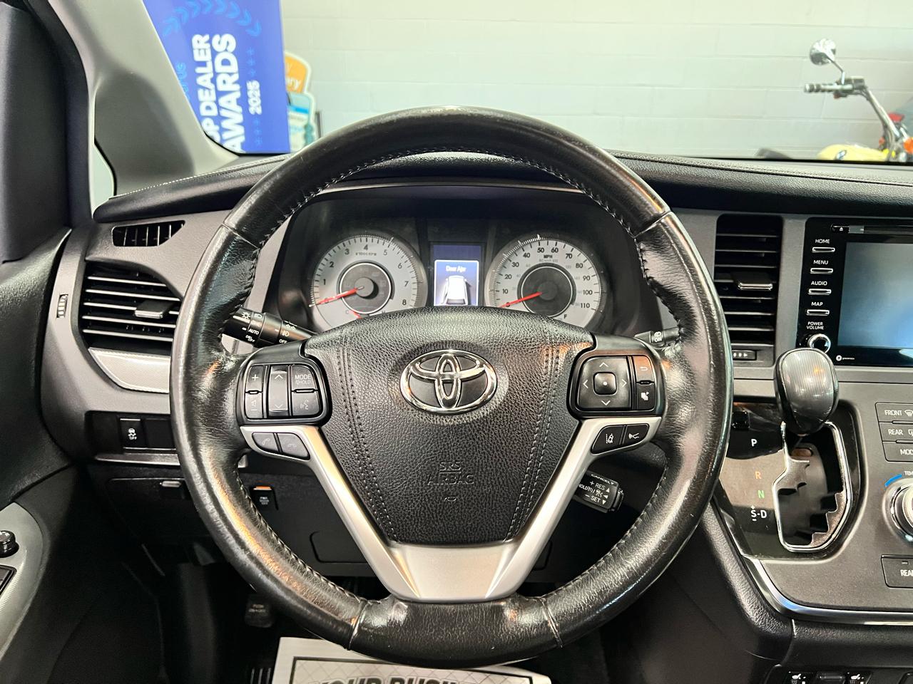 Toyota Sienna  2018