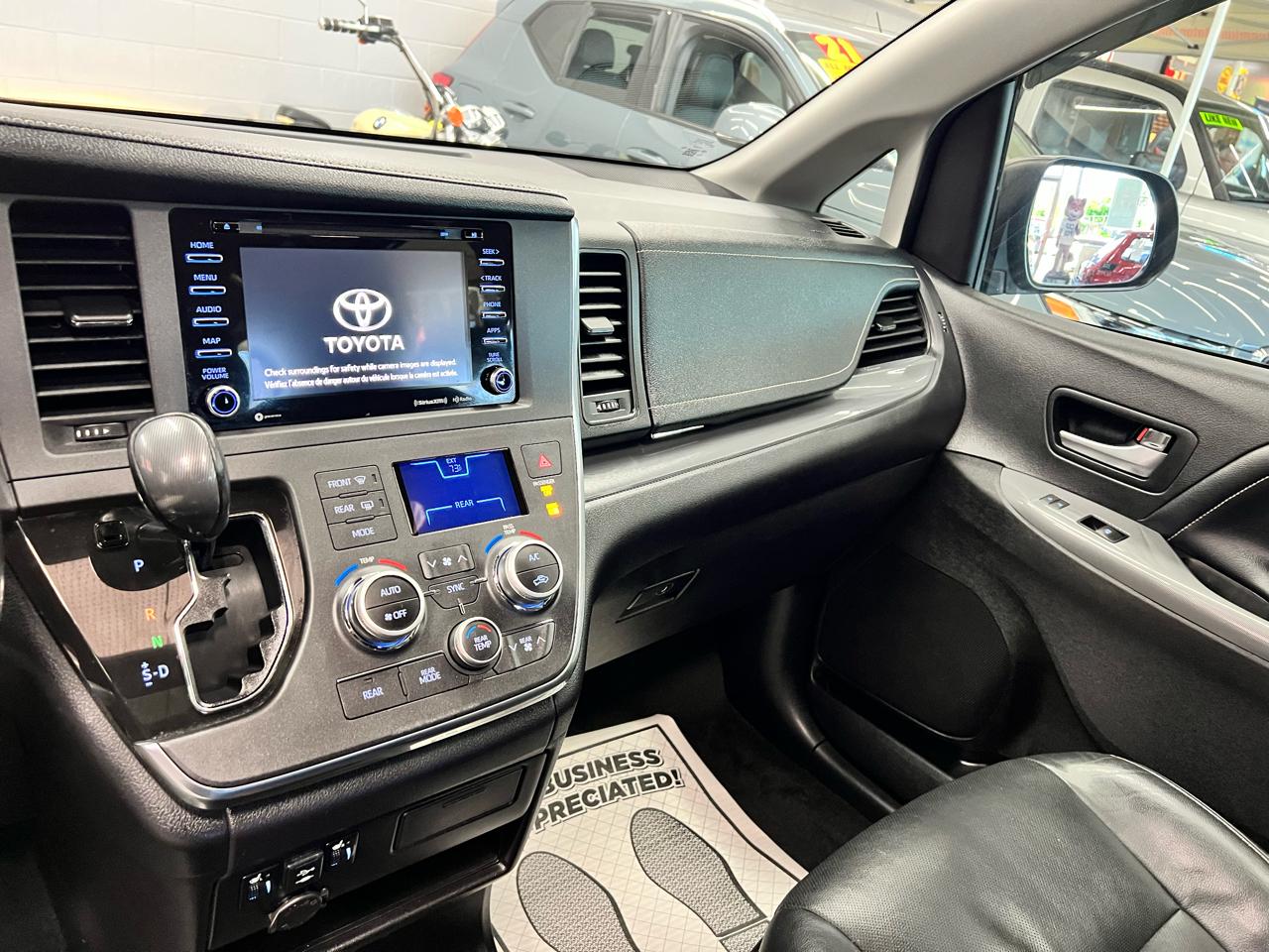 Toyota Sienna  2018