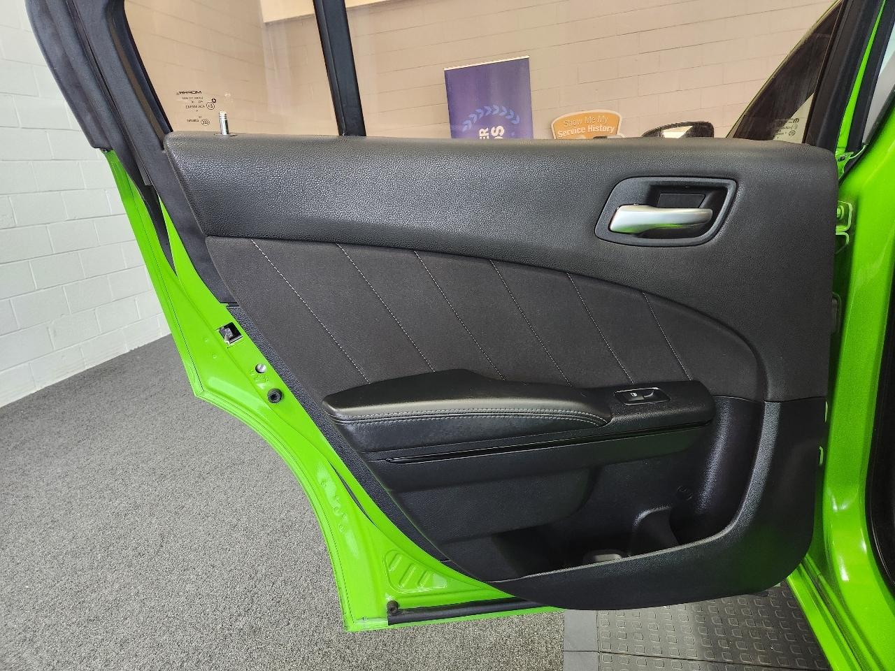 Dodge Charger SXT 2017