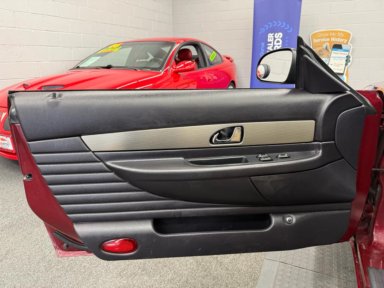 Ford Thunderbird 2dr Conv w/Hardtop Deluxe 2004