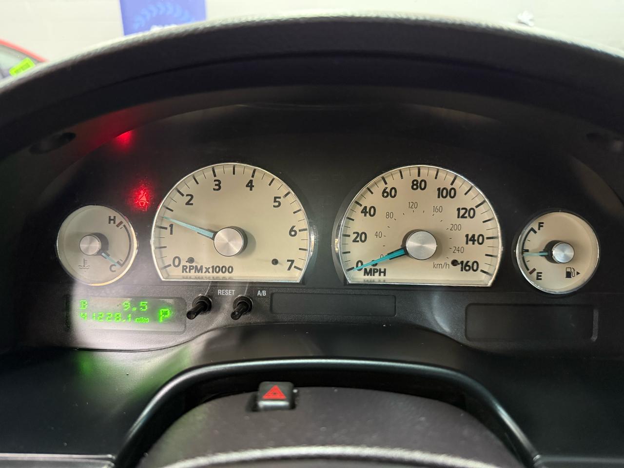 Ford Thunderbird 2dr Conv w/Hardtop Deluxe 2004