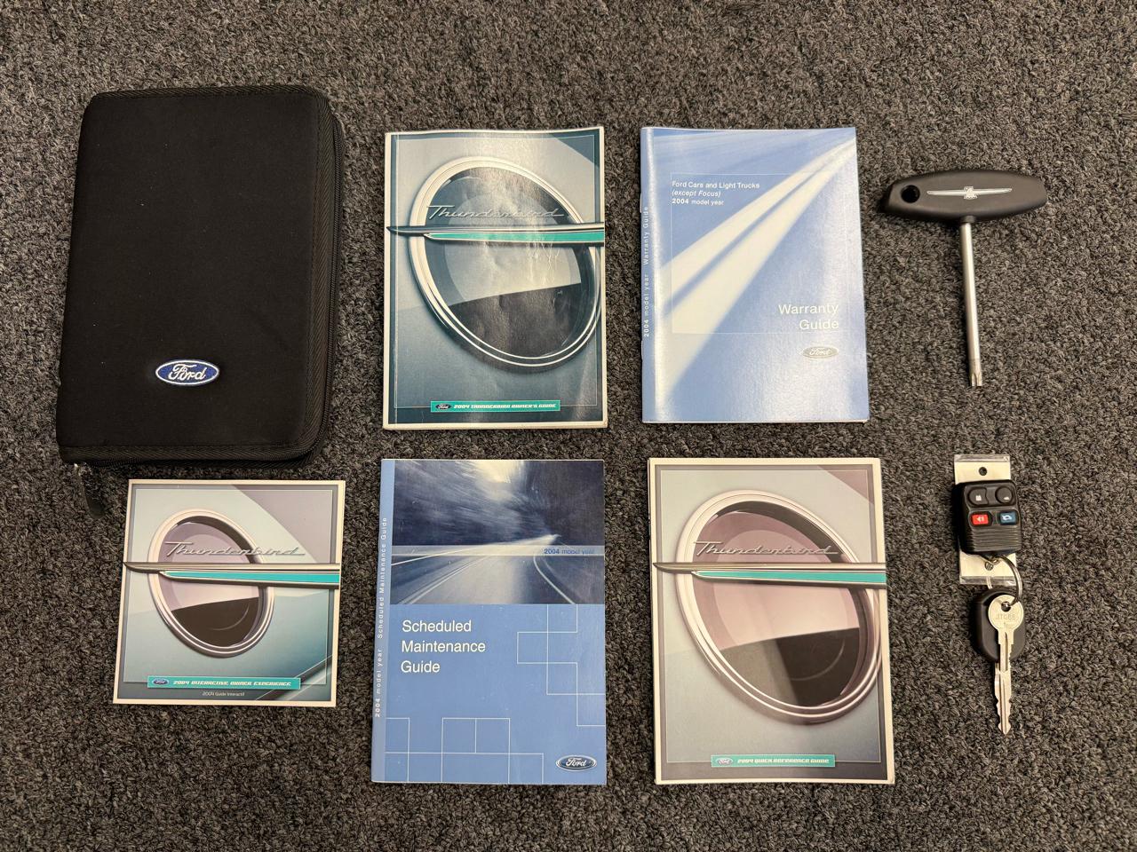 Ford Thunderbird 2dr Conv w/Hardtop Deluxe 2004