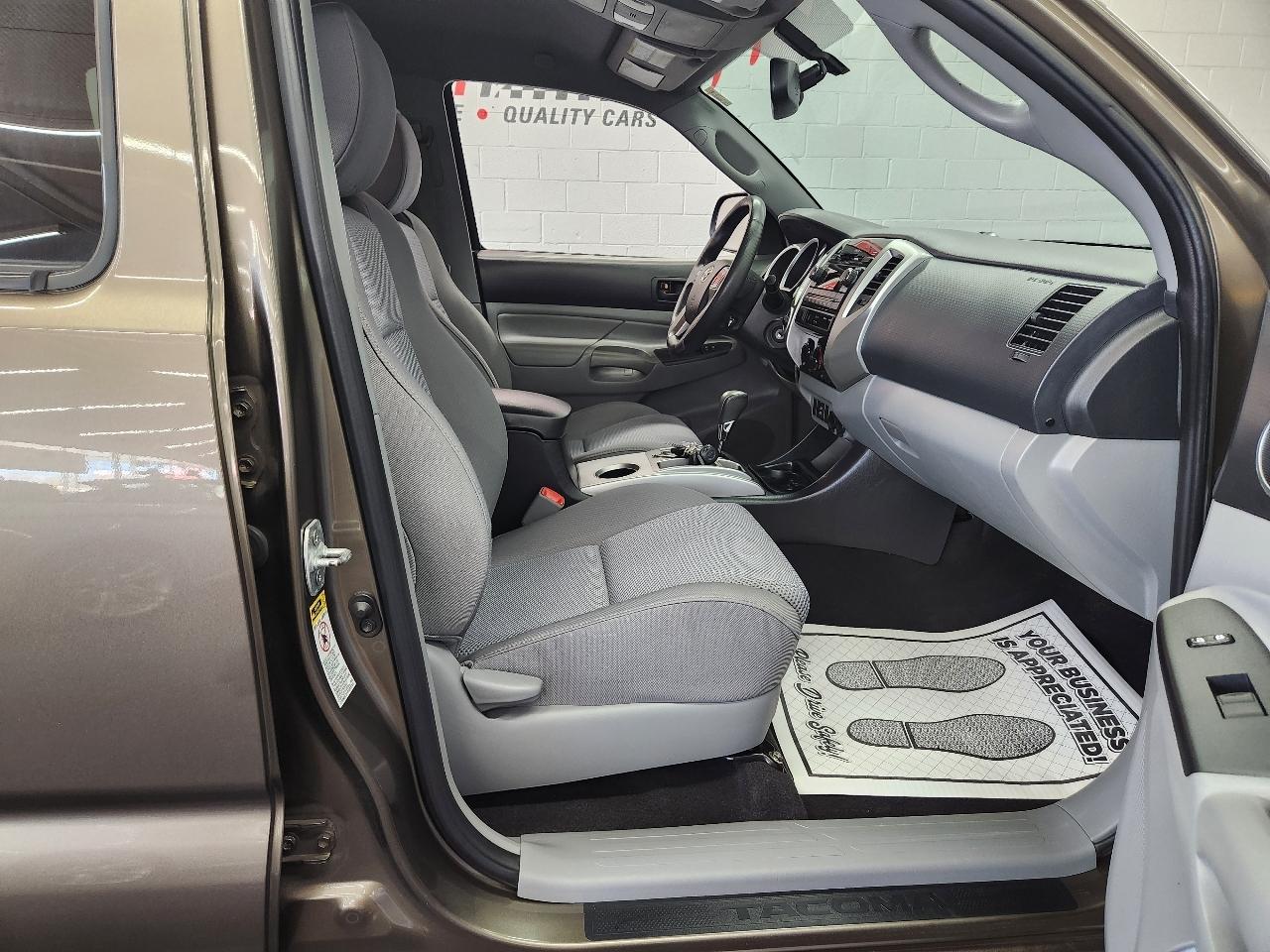 Toyota Tacoma 4WD Double Cab LB V6 AT TRD Sport (Natl) 2012