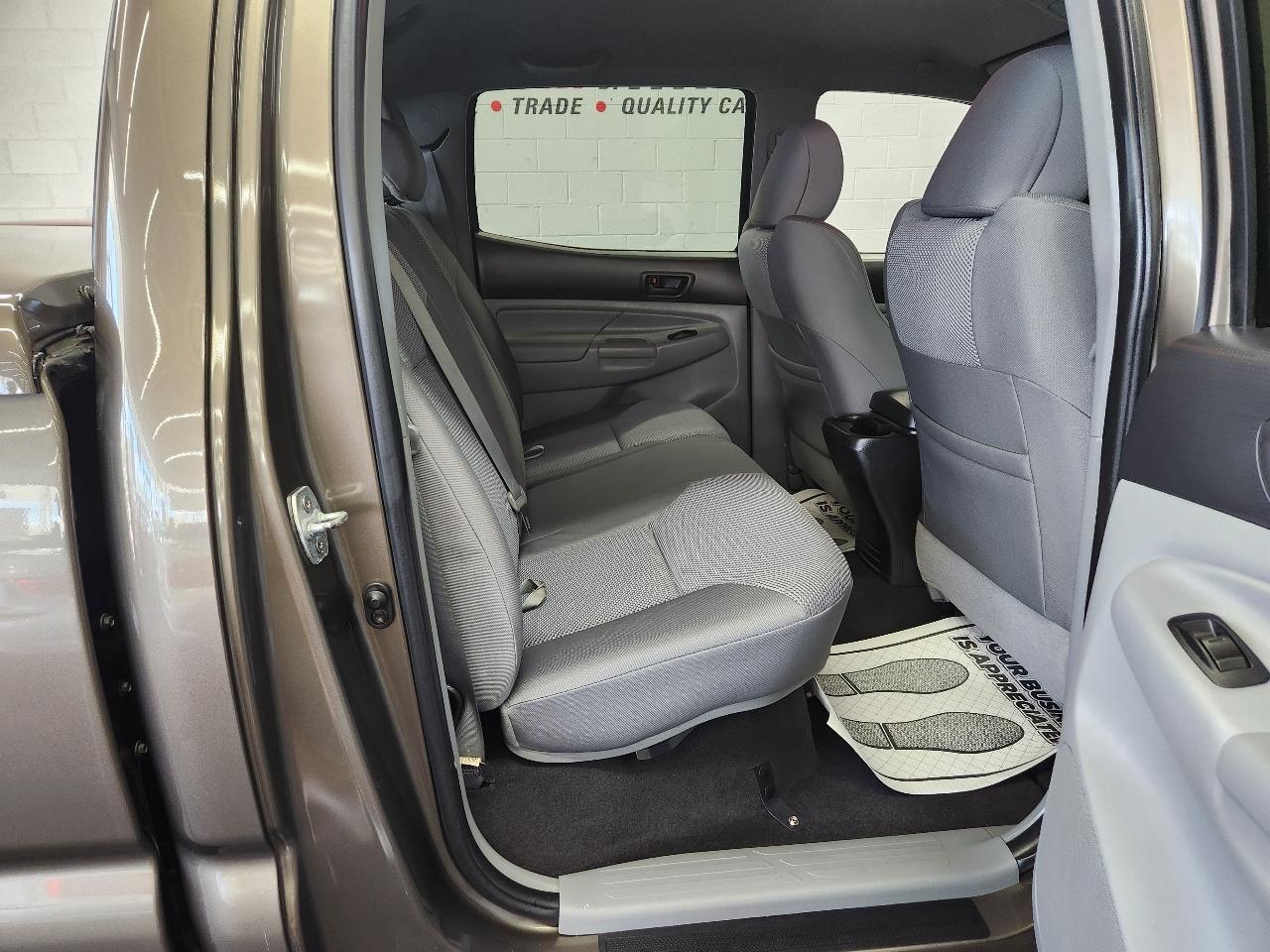 Toyota Tacoma 4WD Double Cab LB V6 AT TRD Sport (Natl) 2012