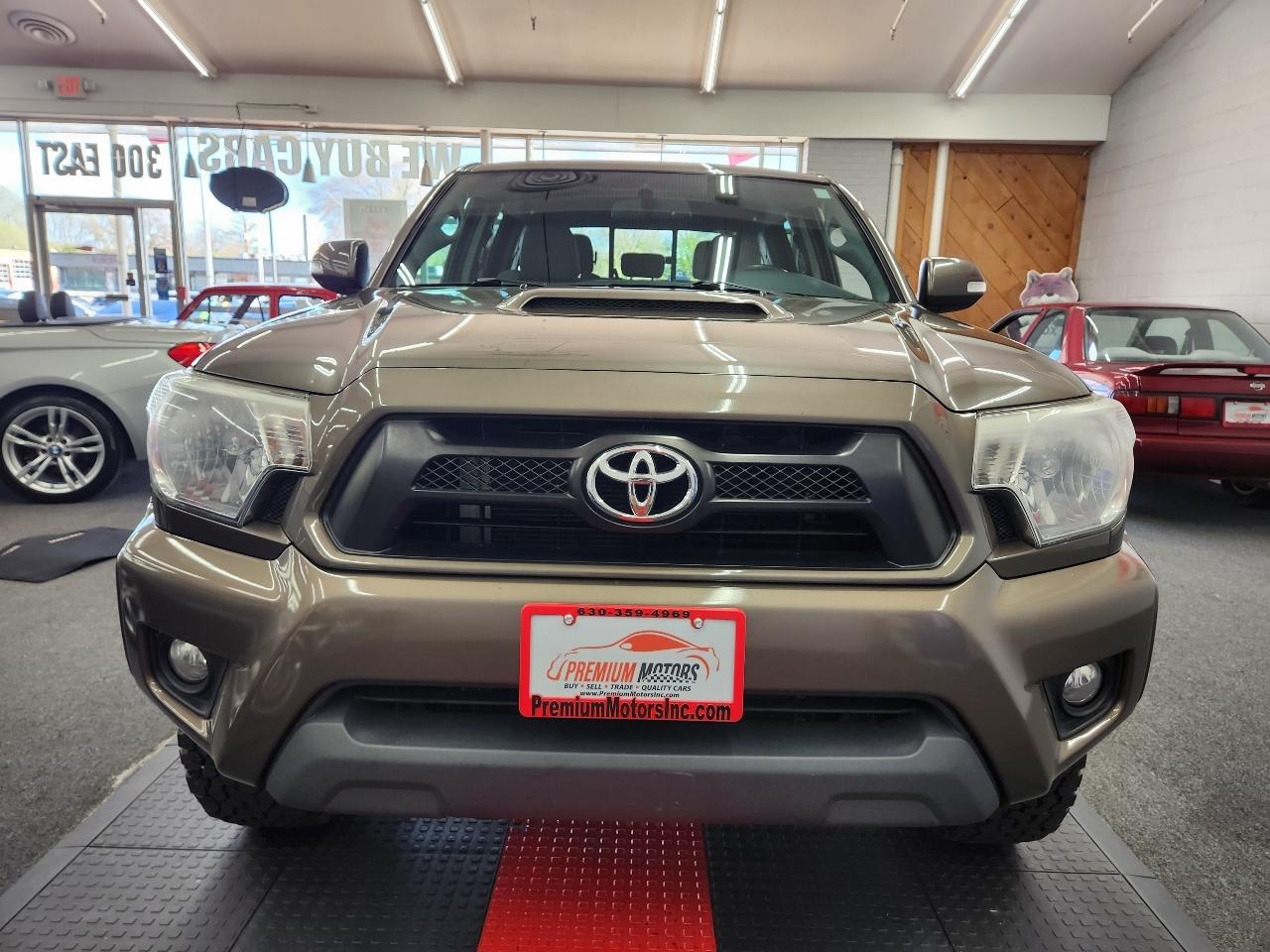 Toyota Tacoma 4WD Double Cab LB V6 AT TRD Sport (Natl) 2012