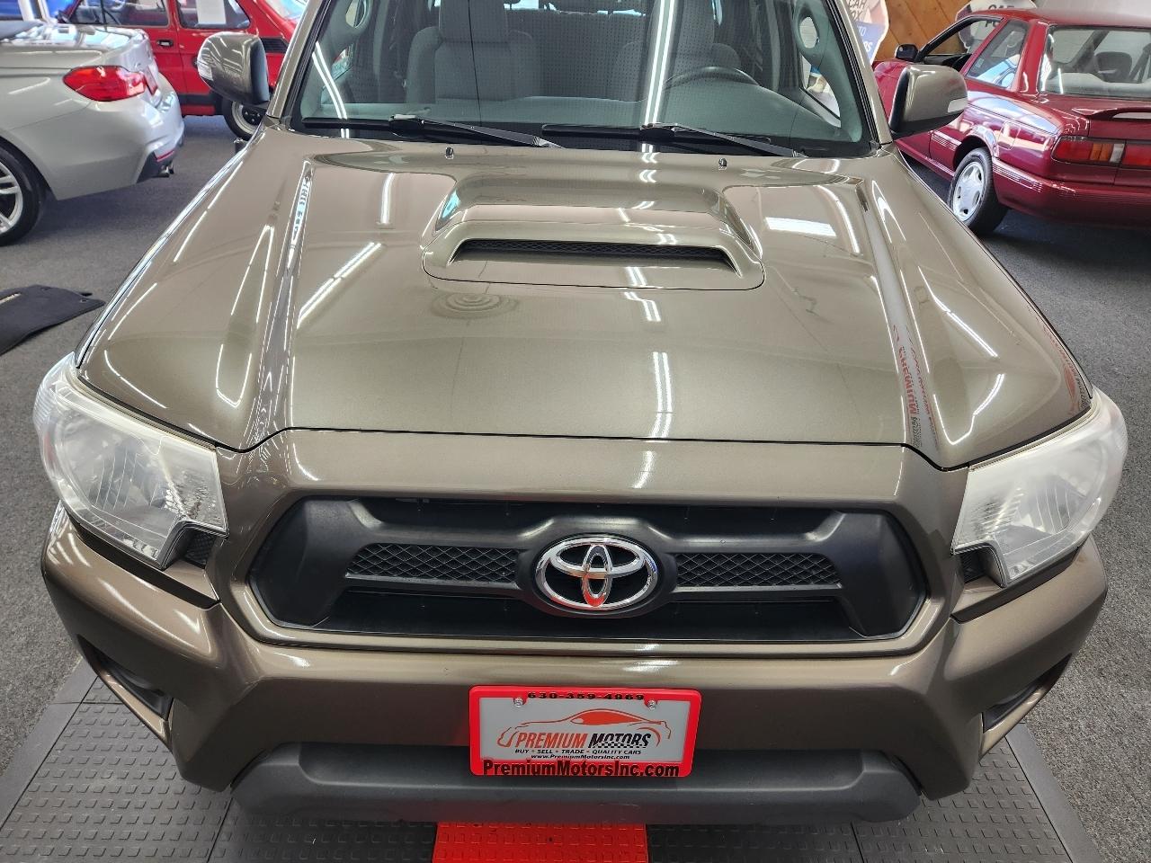 Toyota Tacoma 4WD Double Cab LB V6 AT TRD Sport (Natl) 2012