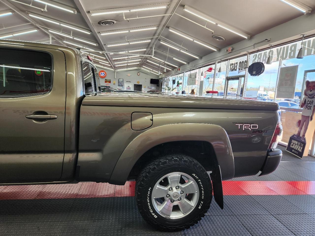 Toyota Tacoma 4WD Double Cab LB V6 AT TRD Sport (Natl) 2012