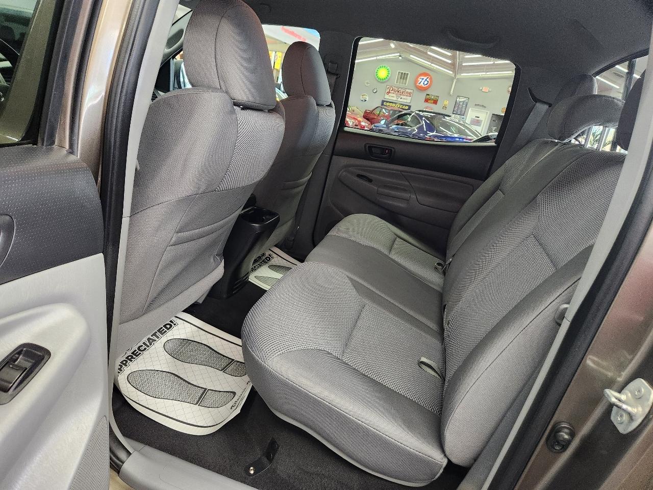 Toyota Tacoma 4WD Double Cab LB V6 AT TRD Sport (Natl) 2012