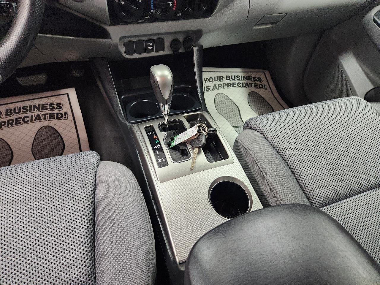 Toyota Tacoma 4WD Double Cab LB V6 AT TRD Sport (Natl) 2012