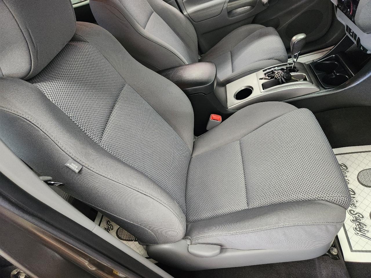 Toyota Tacoma 4WD Double Cab LB V6 AT TRD Sport (Natl) 2012