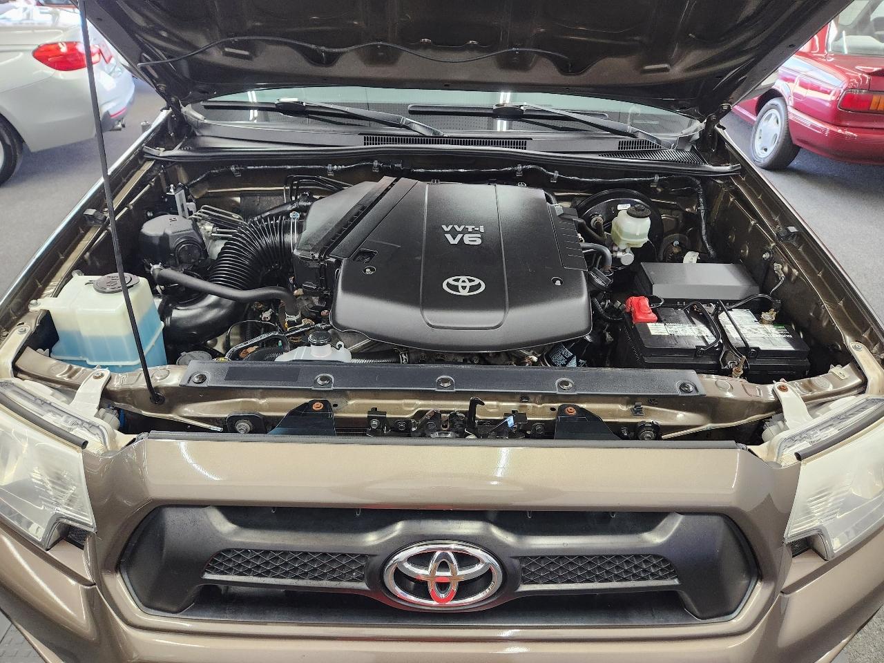 Toyota Tacoma 4WD Double Cab LB V6 AT TRD Sport (Natl) 2012