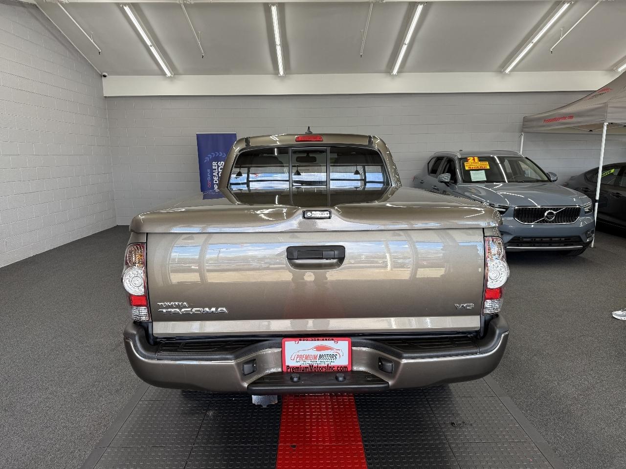 Toyota Tacoma 4WD Double Cab LB V6 AT TRD Sport (Natl) 2012