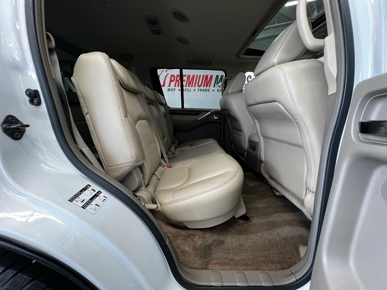 Nissan Pathfinder LE 2011