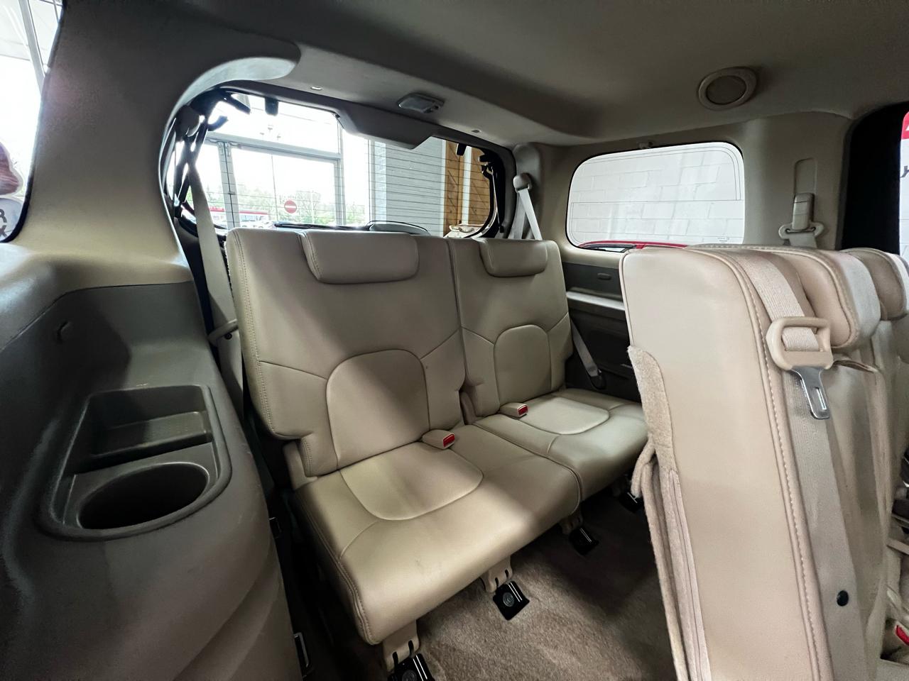 Nissan Pathfinder LE 2011