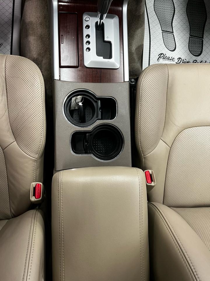 Nissan Pathfinder LE 2011