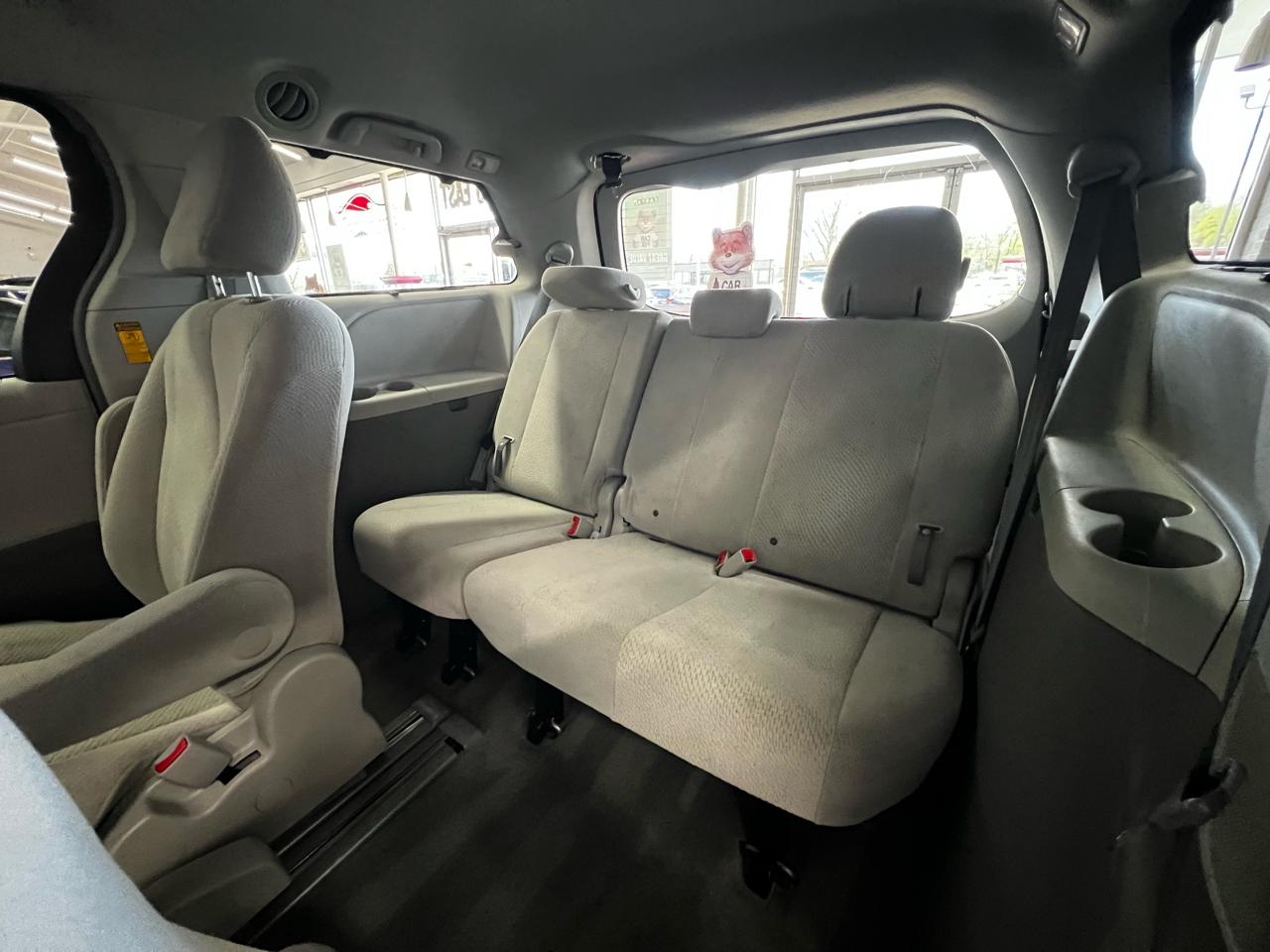 Toyota Sienna 5dr LE 2014