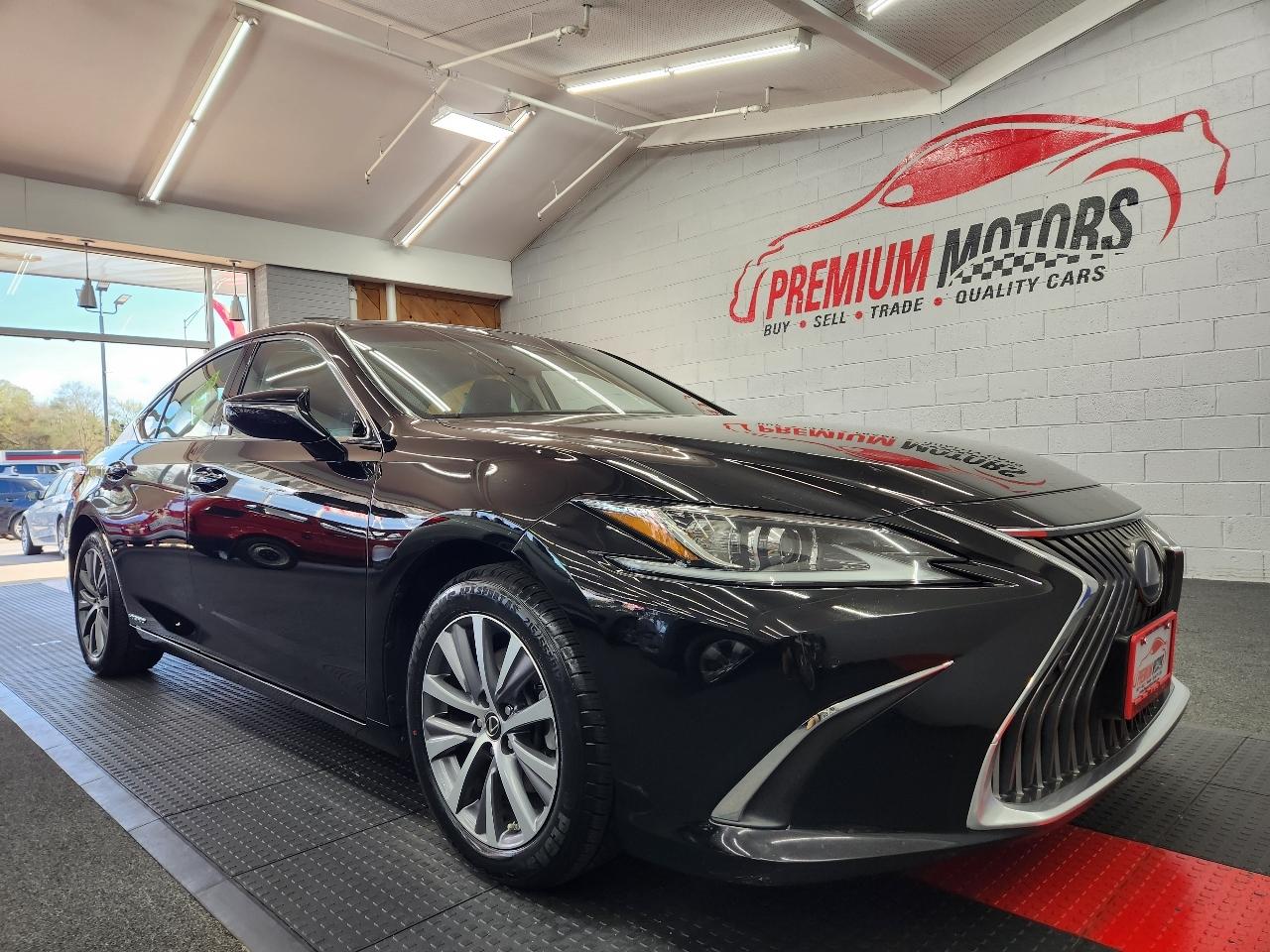 Lexus ES 300h  2021