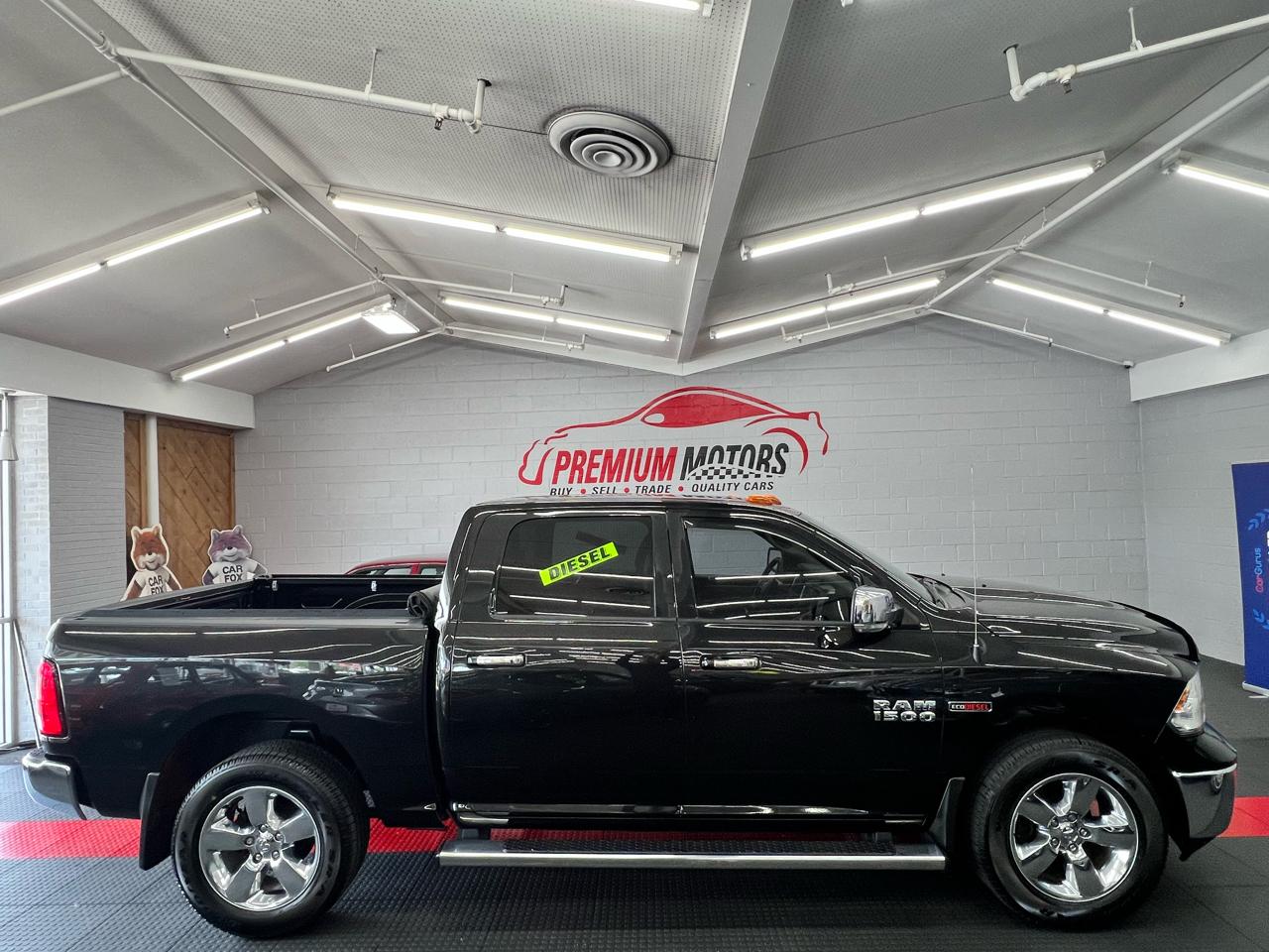 RAM 1500 Lone Star Crew Cab SB 4WD 2015