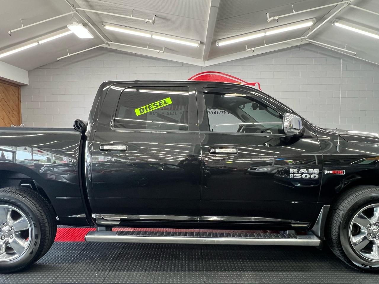 RAM 1500 Lone Star Crew Cab SB 4WD 2015