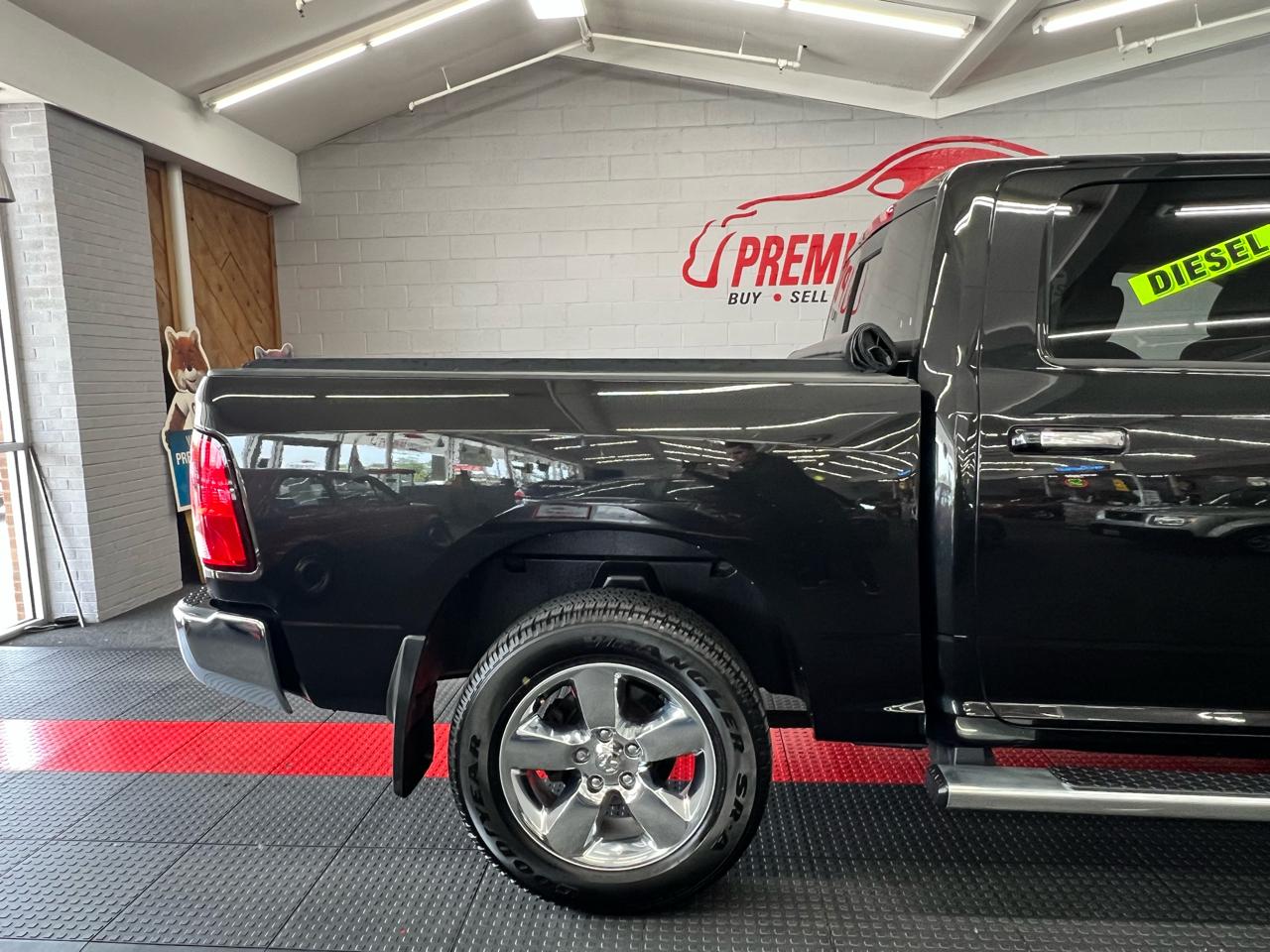 RAM 1500 Lone Star Crew Cab SB 4WD 2015