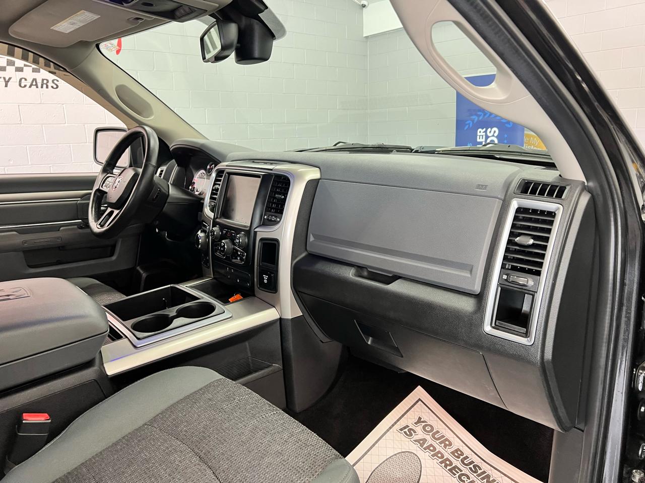 RAM 1500 Lone Star Crew Cab SB 4WD 2015