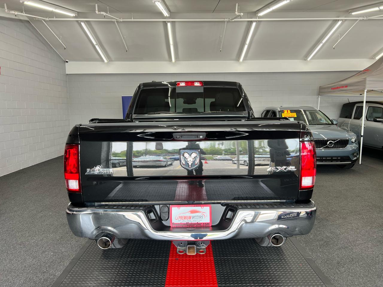RAM 1500 Lone Star Crew Cab SB 4WD 2015