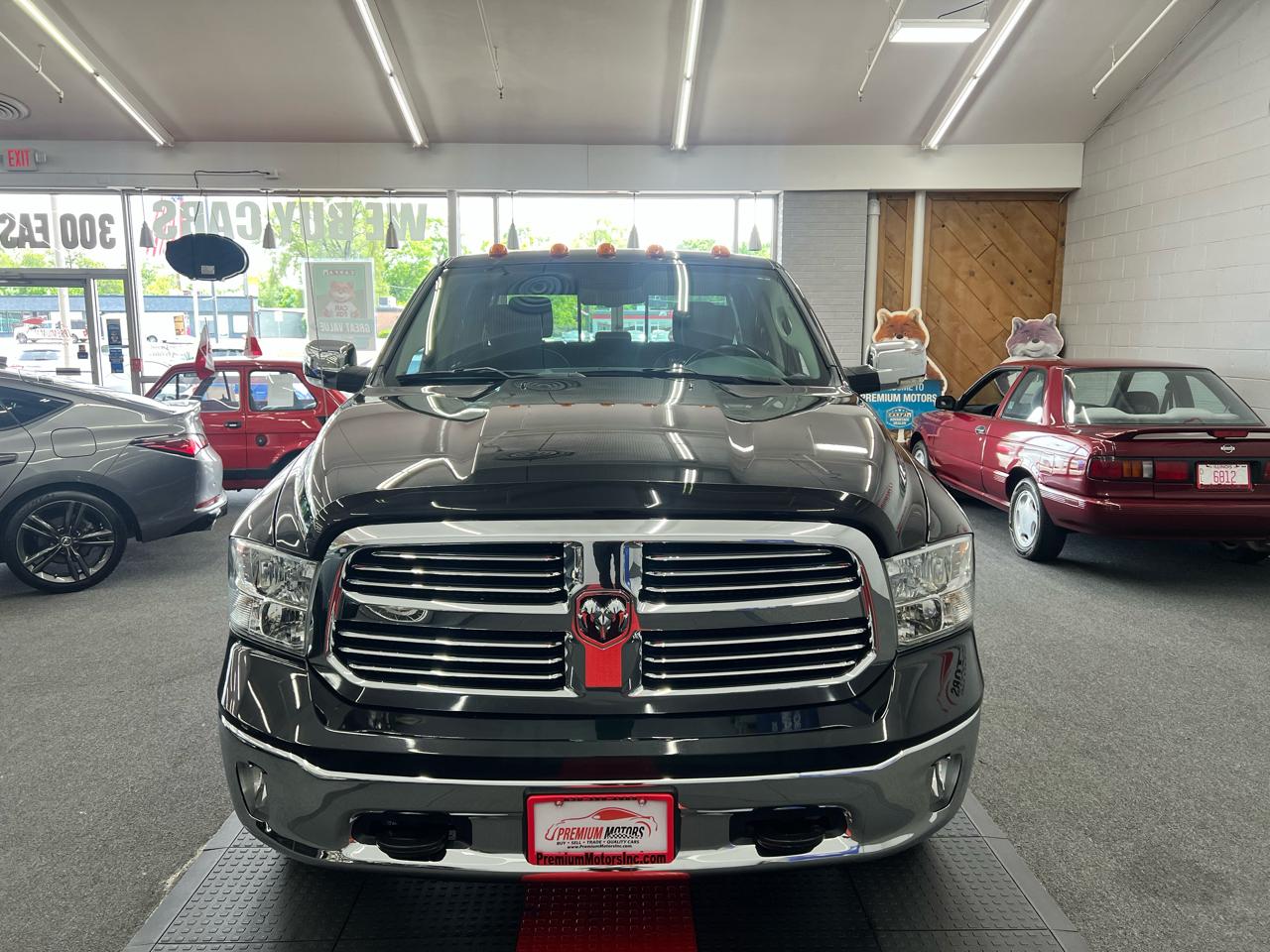 RAM 1500 Lone Star Crew Cab SB 4WD 2015