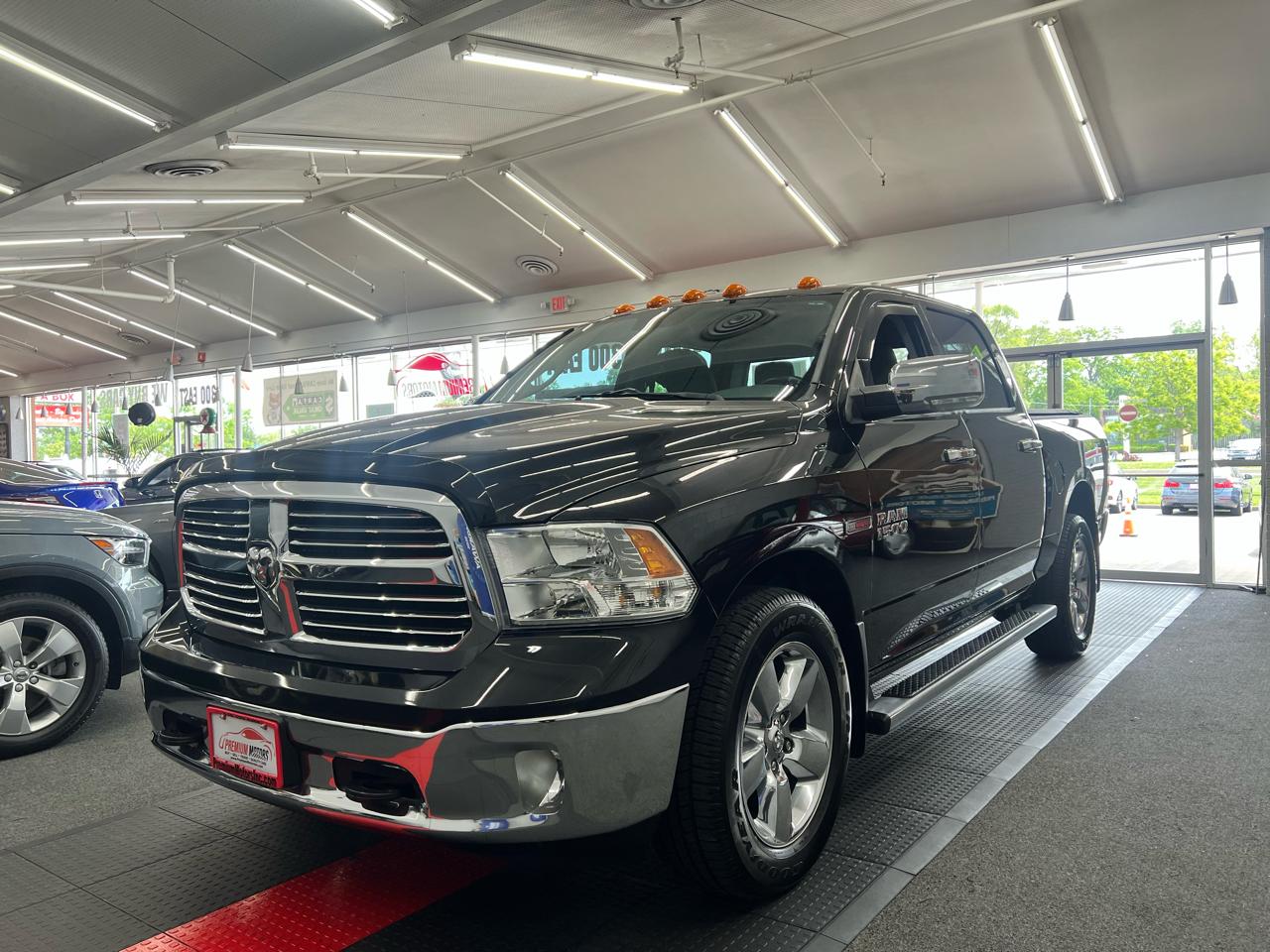 RAM 1500 Lone Star Crew Cab SB 4WD 2015