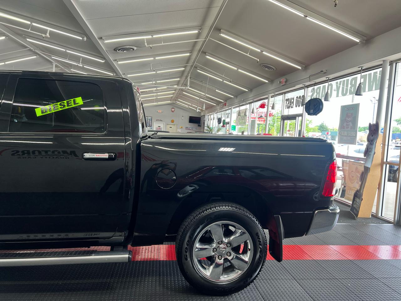 RAM 1500 Lone Star Crew Cab SB 4WD 2015