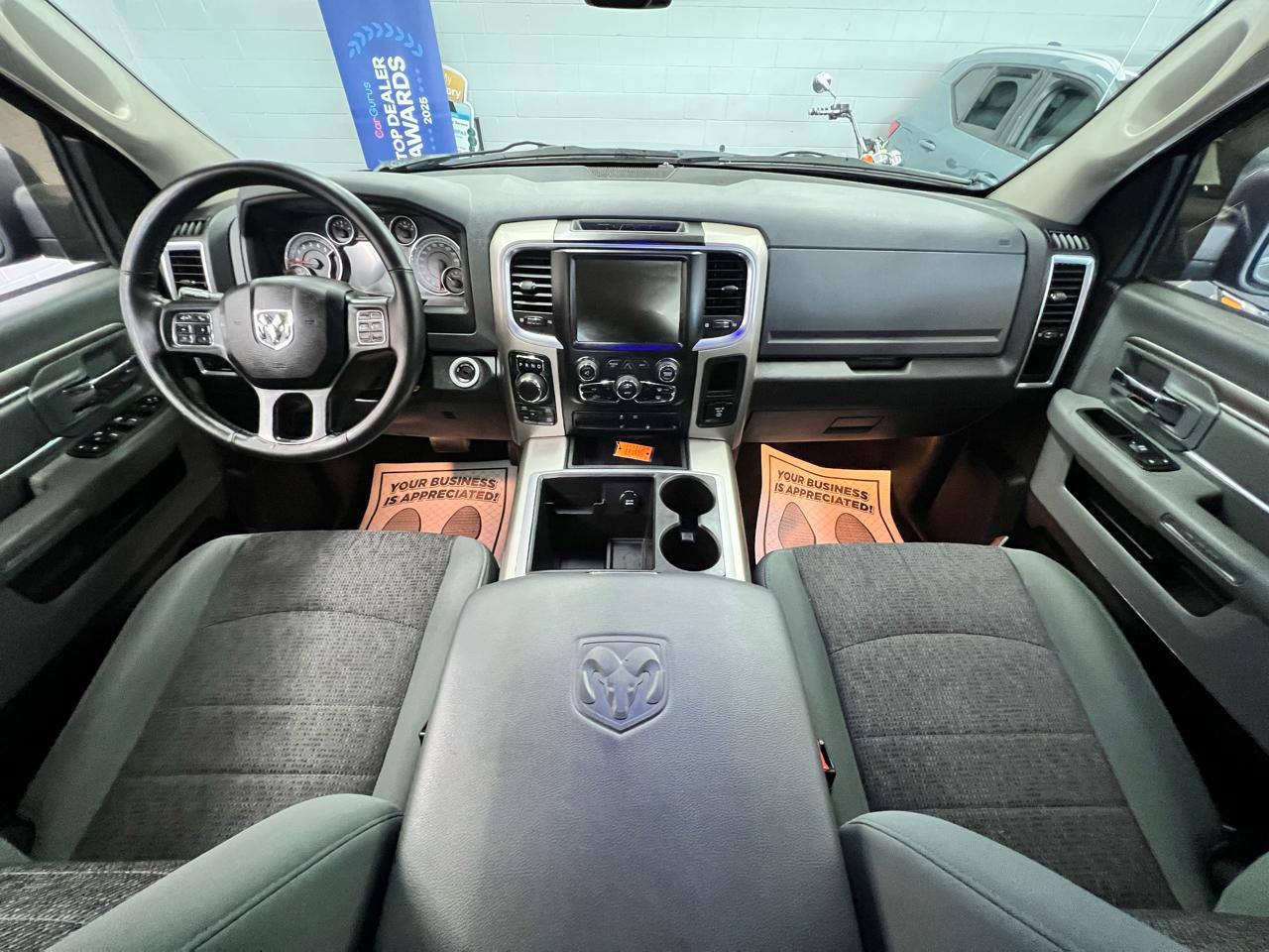 RAM 1500 Lone Star Crew Cab SB 4WD 2015