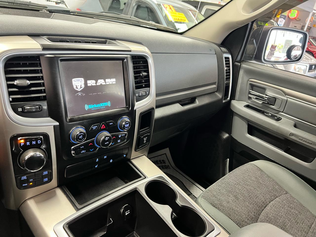 RAM 1500 Lone Star Crew Cab SB 4WD 2015