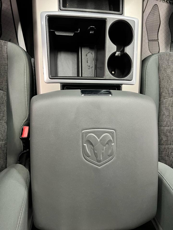 RAM 1500 Lone Star Crew Cab SB 4WD 2015