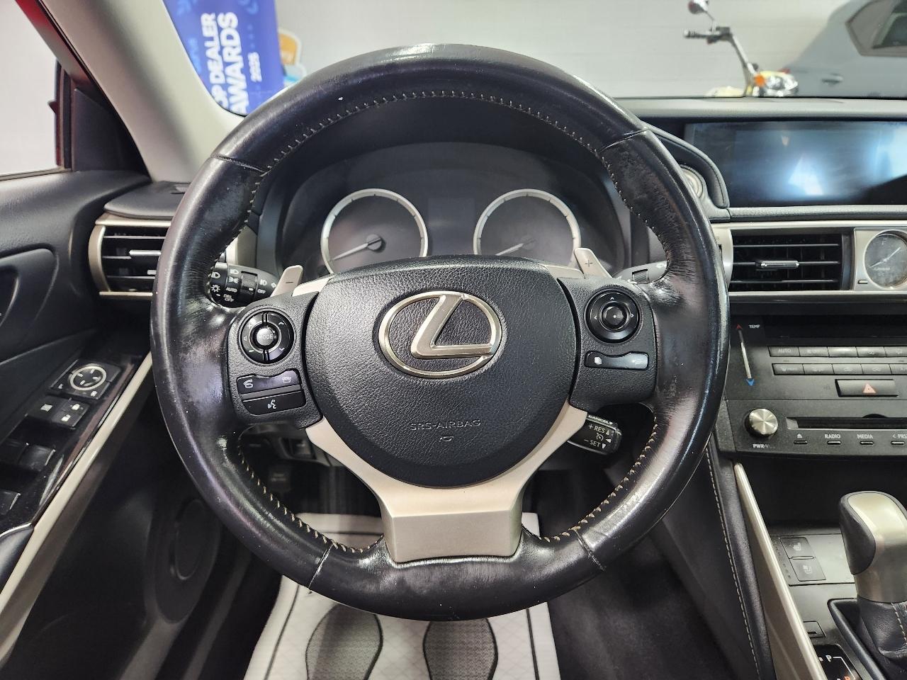 Lexus IS 200t 2016