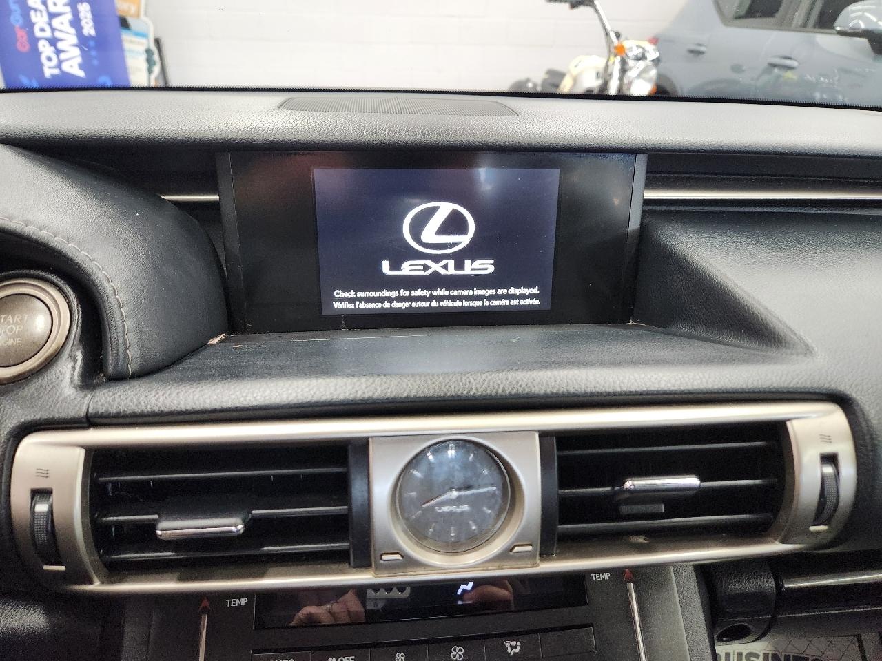Lexus IS 200t 2016