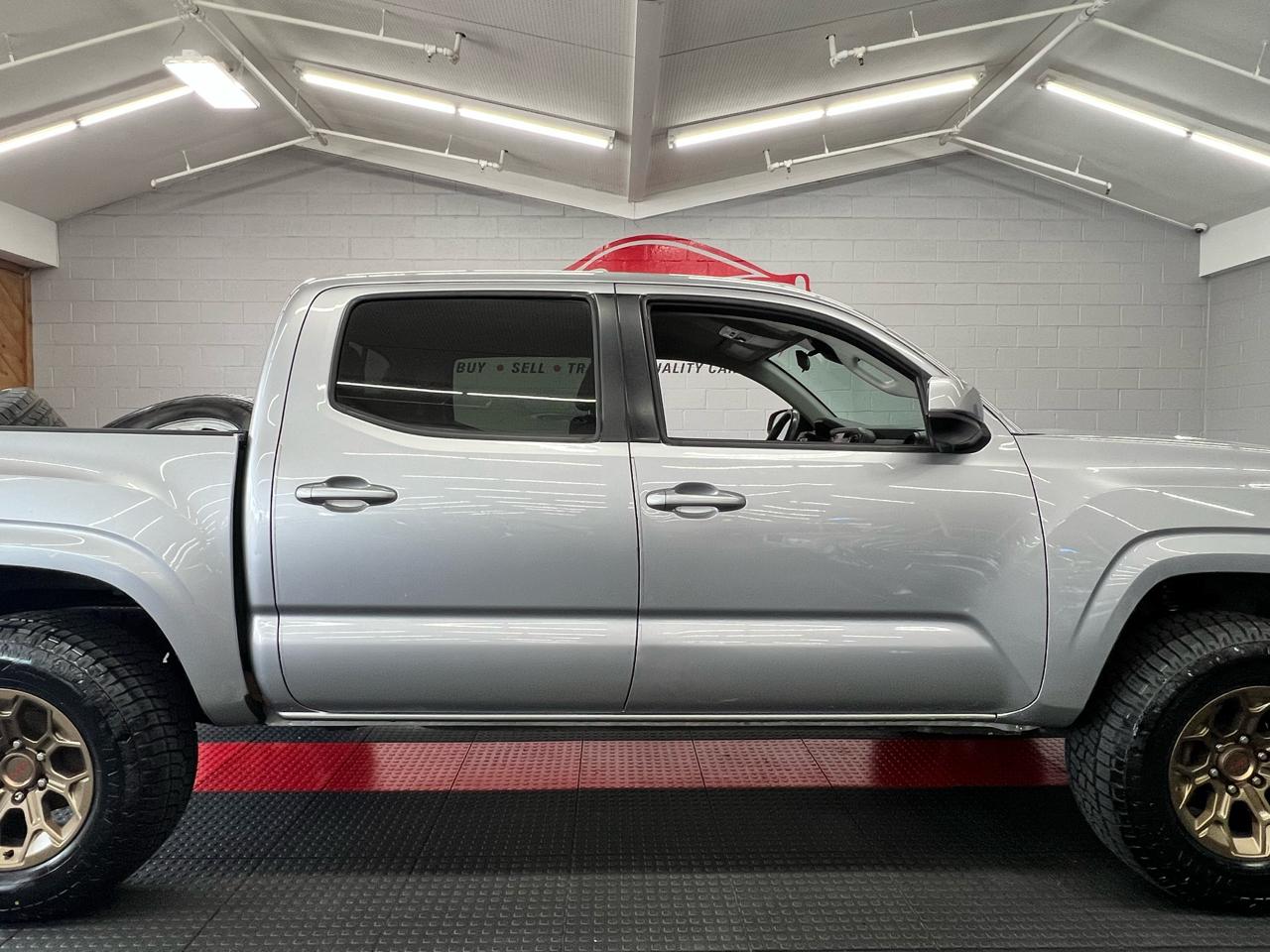 Toyota Tacoma 2WD Double Cab I4 AT SR (Natl) 2020