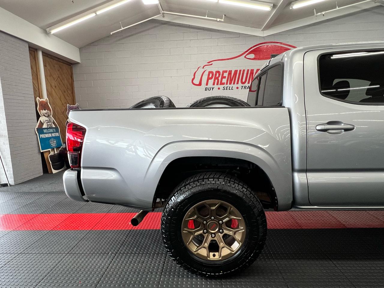 Toyota Tacoma 2WD Double Cab I4 AT SR (Natl) 2020