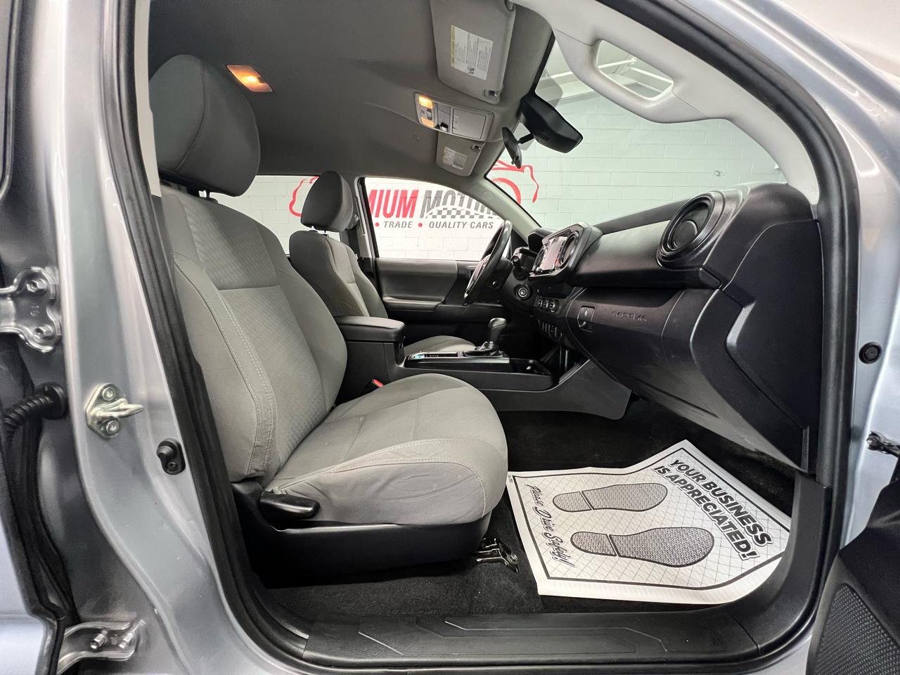 Toyota Tacoma 2WD Double Cab I4 AT SR (Natl) 2020