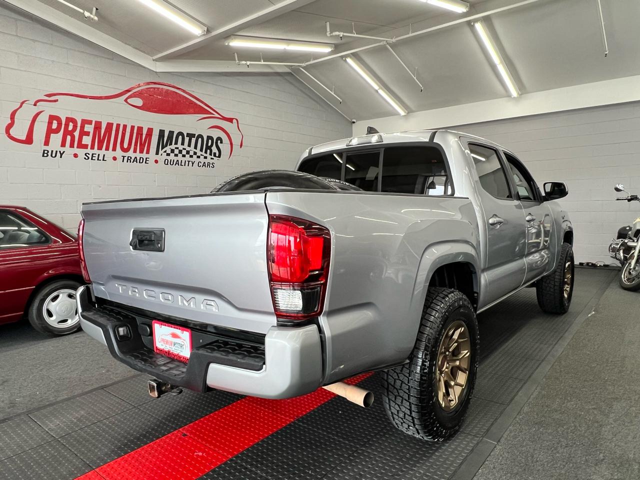 Toyota Tacoma 2WD Double Cab I4 AT SR (Natl) 2020
