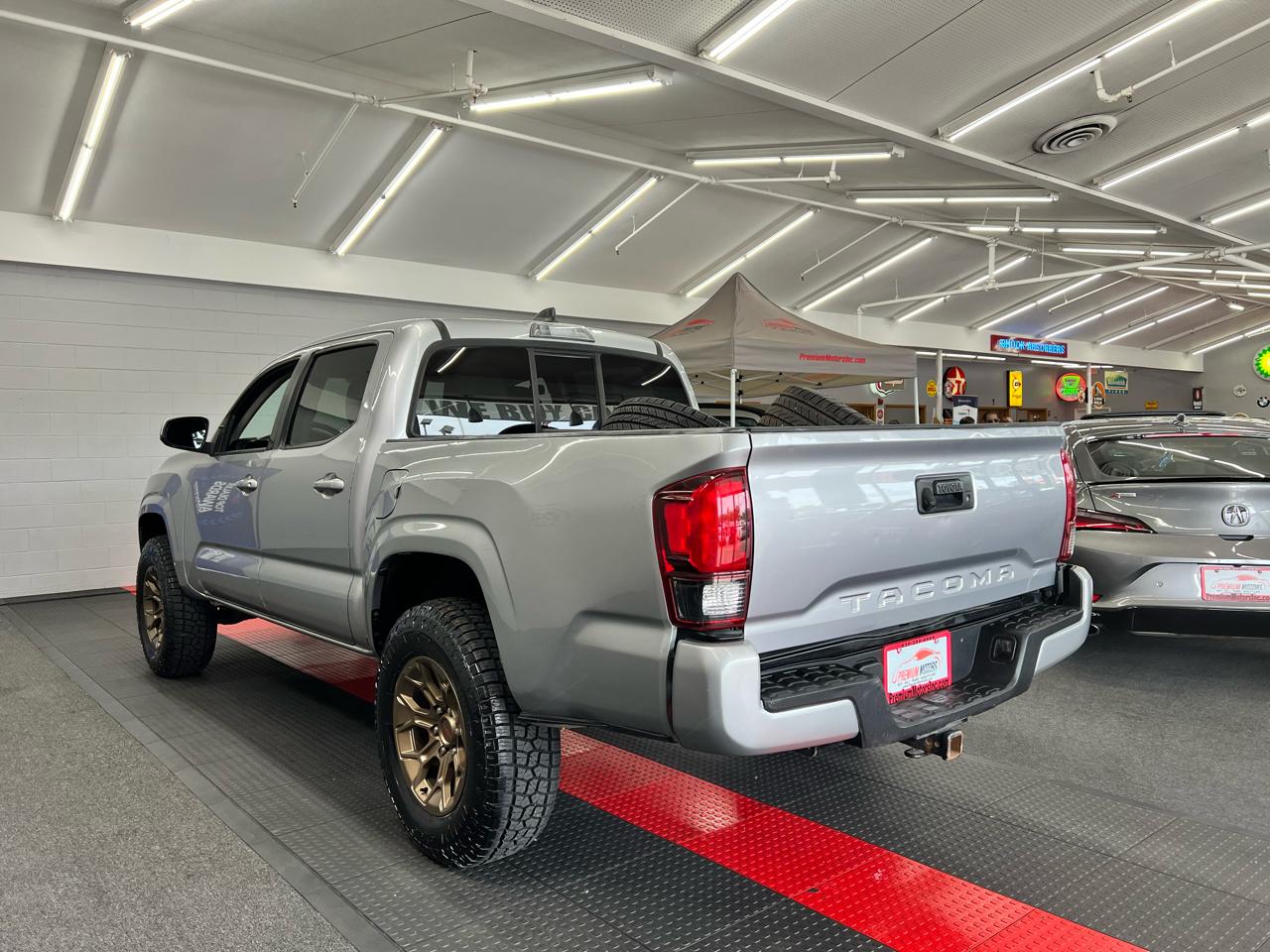 Toyota Tacoma 2WD Double Cab I4 AT SR (Natl) 2020