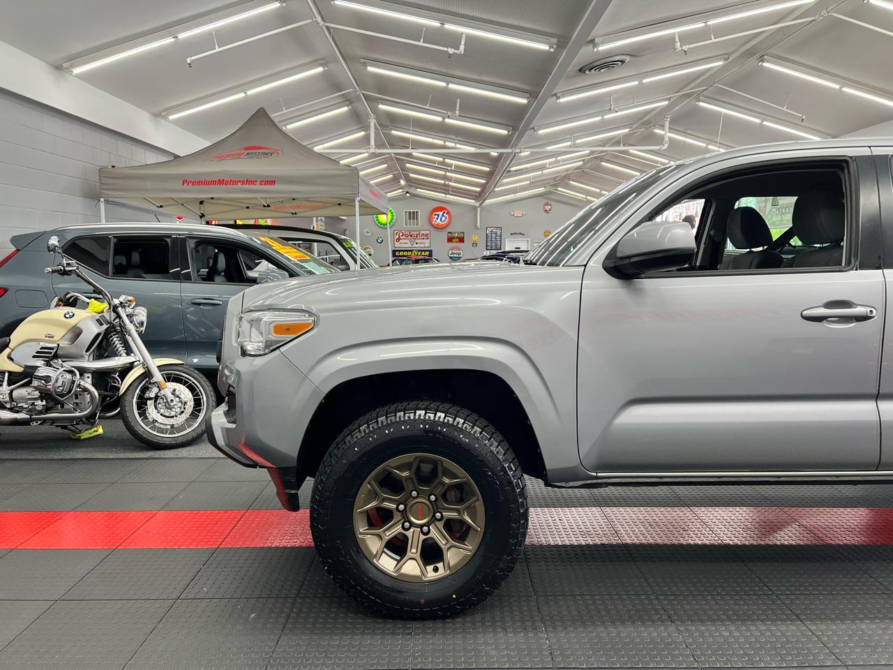 Toyota Tacoma 2WD Double Cab I4 AT SR (Natl) 2020