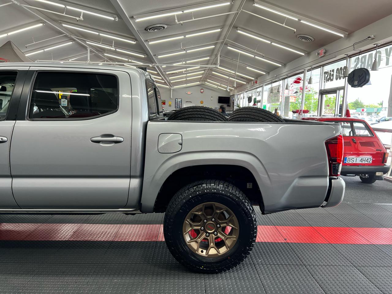 Toyota Tacoma 2WD Double Cab I4 AT SR (Natl) 2020