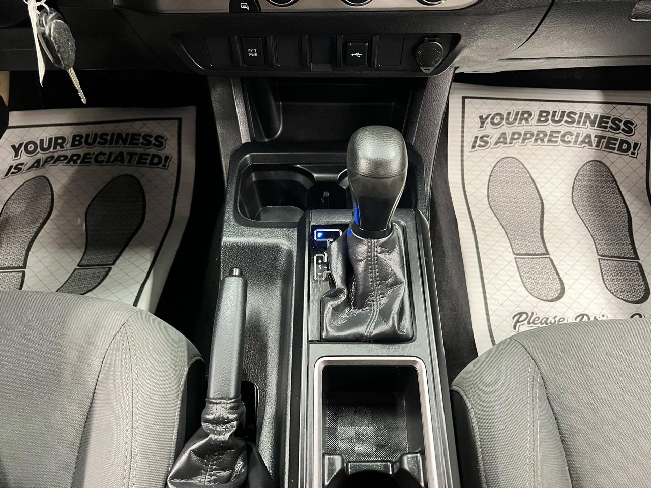 Toyota Tacoma 2WD Double Cab I4 AT SR (Natl) 2020