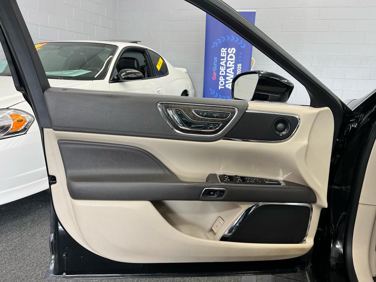 Lincoln Continental Select 2017
