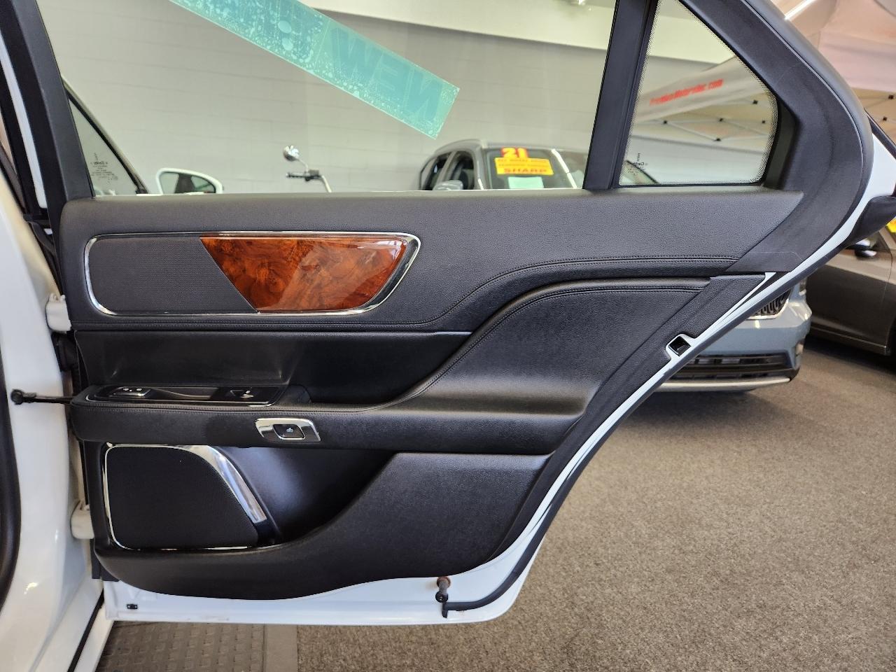 Lincoln Continental Standard FWD 2020
