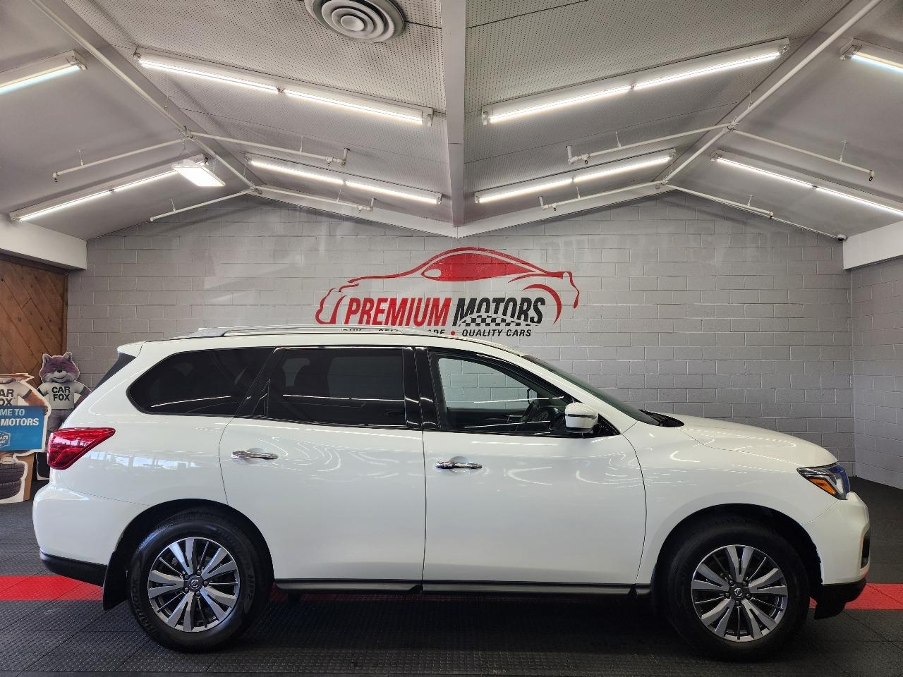 Nissan Pathfinder SV 2020