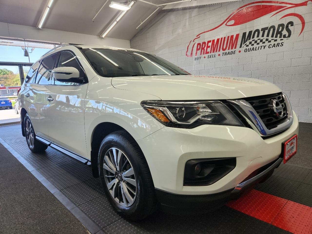 Nissan Pathfinder SV 2020